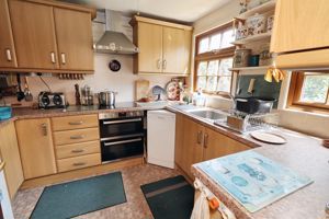 THORRINGTON ROAD- click for photo gallery